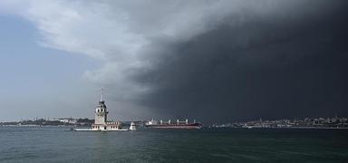 stanbul'da frtna etkili oluyor