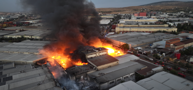 Gaziantep'te geri d�n���m fabrikas�nda yang�n! Dumanlar g�ky�z�n� sard�