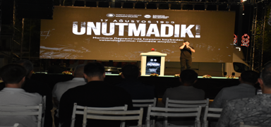 Marmara Depremi'nin 26'nc� y�l d�n�m�nde �ehitler i�in saat 03.02'de sela okundu