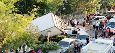 Freni patlad� deh�et sa�t�: 10 ara� pert, 6 yaral�