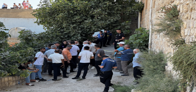 �ki k�z karde� �l� bulundu