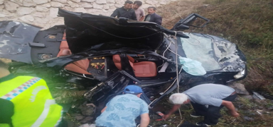 Tokat'ta devrilen otomobildeki 2 ki�i �ld�, 3 ki�i yaraland�