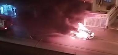 Seyir halindeki otomobil alev ald�