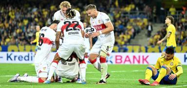 Stuttgart penalt�larla turu ge�ti