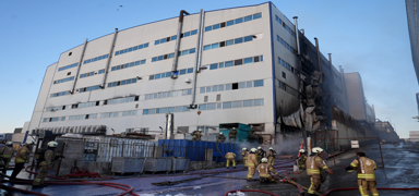 Arnavutk�y'de fabrikada ��kan yang�n s�nd�r�ld�