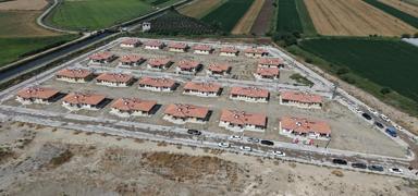 26 k�y evi daha depremzedelere teslim edildi