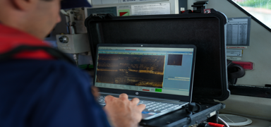 Kay�p Rus y�z�c� d�rt koldan aran�yor: Bo�az sonar cihazlar�yla didik didik edildi