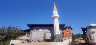 6 �ubat depremlerinde y�k�lm��t�: Hay�rsever i�adam� camiyi yeniden yapt�rd�