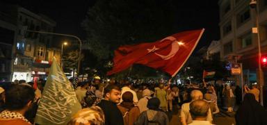 'Filistin halk� yaln�z de�ildir'