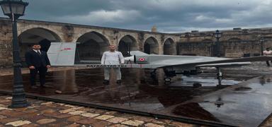 Hatay'da iki arkada Bayraktar TB2'nin ahap maketini tasarlad