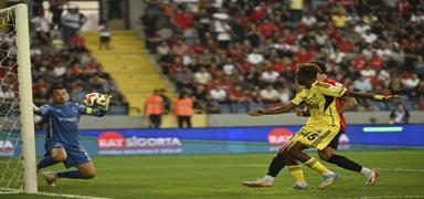 Nene, Fenerbah�e'de golle tan��t�