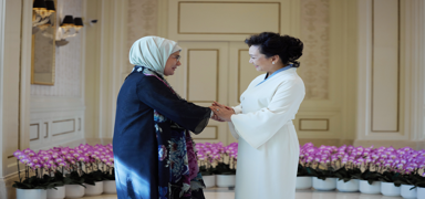 Emine Erdo�an: �in'de ger�ekle�en tarihi bulu�man�n ortak gelece�imize yeni ufuklar a�mas�n� diliyorum