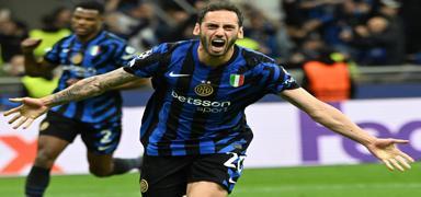 Hakan �alhano�lu'ndan dikkat �eken be�eni