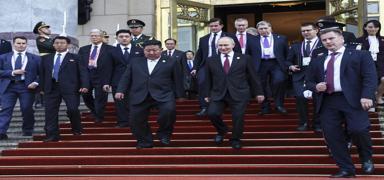 Putin ile Kim Jong-un bir araya geldi