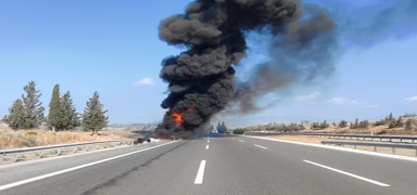 Faciaya k�l pay�: Yolcu otob�s� alevlere teslim oldu