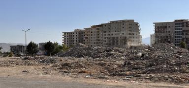 115 ki�i hayat�n� kaybetmi�ti: Ebrar Sitesi davas�nda 9 kamu g�revlisinin yarg�lanmas� s�rd�