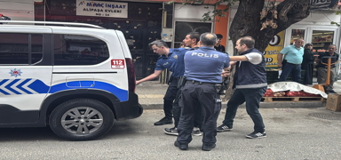 Bursa'da aile i�i �iddet! �hbara giden polislerin �zerine k�pe�ini sald�