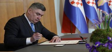 H�rvatistan Cumhurba�kan�, soyk�r�mc� bakanla g�r��meyi reddetti