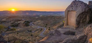 3 bin y�ll�k tarihi kalede Osmanl� karakolu ve Urartu sur temelleri bulundu