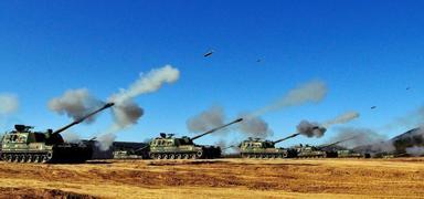 Top�u tatbikat� faciayla bitti: 8 Koreli asker yaral�