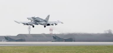 Letonya'dan hava sahas� karar�