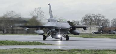 Sava� u�aklar� b�lgeye sevk edildi