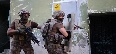 DEA�'�n finans aya��na operasyon! 8 ��pheli g�zalt�nda