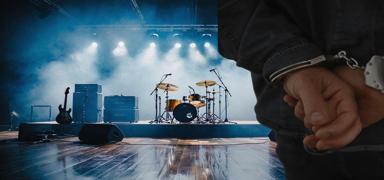 �ark� s�zleriyle dini hedef ald�lar: S�zde rock grubu tutukland�