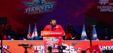 Seluk Bayraktar'dan 'Gazze' tepkisi: Gzlerimizin nnde modern an soykrm yaanyor