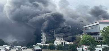 Ak�aabat AVM'de ��kan yang�n� m�dahale ediliyor