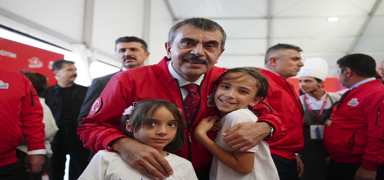Bakan Tekin TEKNOFEST'te ��rencilerle bulu�tu: Gurur verici