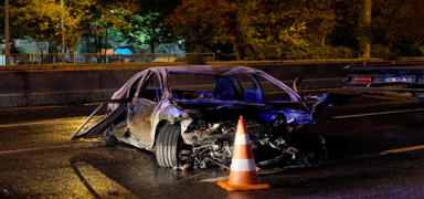 Esenler'de feci kaza! Ara� bu hale geldi