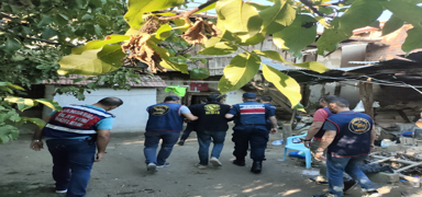 Babaannesini t�ple ba��na vurarak �ld�rd�