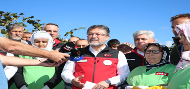 Bakan Yumakl�: �reticilerimizin al�n teri ve eme�i, k�rm�z� �izgimiz