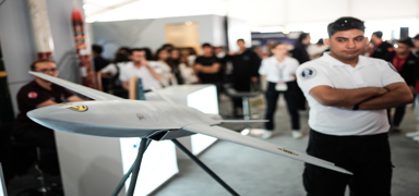 �niversiteyi bitirdiklerinde direkt i�e al�yoruz