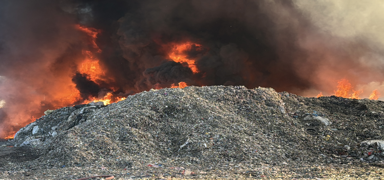 Adana'da geri d�n���m fabrikas�nda yang�n