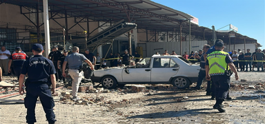 Antalya Demre'de toptanc halinde patlama: 1 kii hayatn kaybetti, 3 yaral