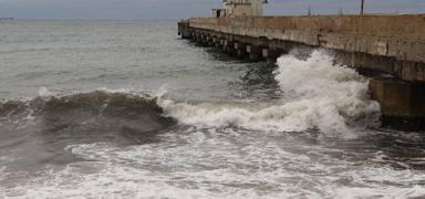 Poyraz Marmara'y� vurdu, Tekirda�'da deniz ula��m� aksad�