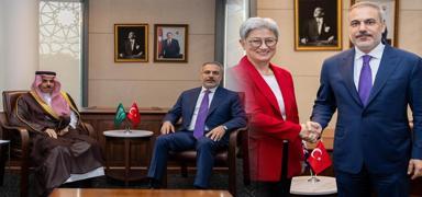 Trk Evi'nde pe pee temaslar! Bakan Fidan'dan diplomasi trafii