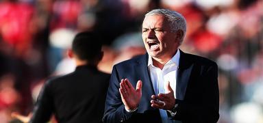 Jose Mourinho son dakikada y�k�ld�