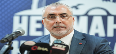 Bakan I��khan: Vatanda�lar�m�z�n sa�l�k giderleri, tarihimizde g�r�lmemi� �l��de devlet�e kar��lan�yor