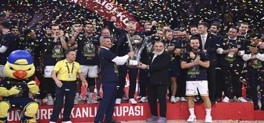 Fenerbah�e Beko kald��� yerden!