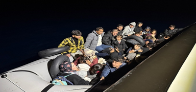 Dikili a��klar�nda 36 g��men kurtar�ld�