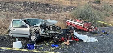 �rg�p'te �ld�ren kaza: Patpat ile otomobil kafa kafaya �arp��t�