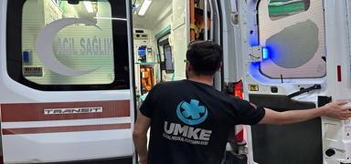 Vali yard�mc�s�n�n bulundu�u ara� kaza yapt�: 1 yaral�