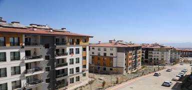 Depremzede ift yeni yuvalarna yerleti