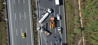 Kuzey Marmara Otoyolu kilitlendi! T�r kazas�nda faciadan d�n�ld�