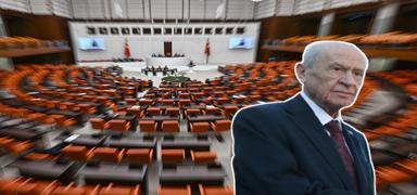 'Gazi Meclis protesto alan� de�ildir'