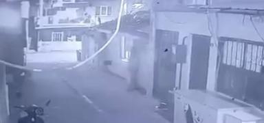 Mahalleye dadadan h�rs�z pani�e yol a�t�: ��phelendikleri 6 ki�i darbettiler