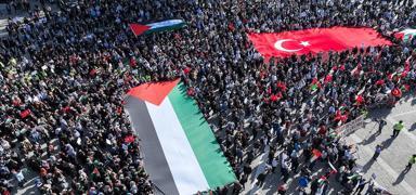 Ayasofya'dan Emin�n�'ne �zg�rl�k y�r�y���